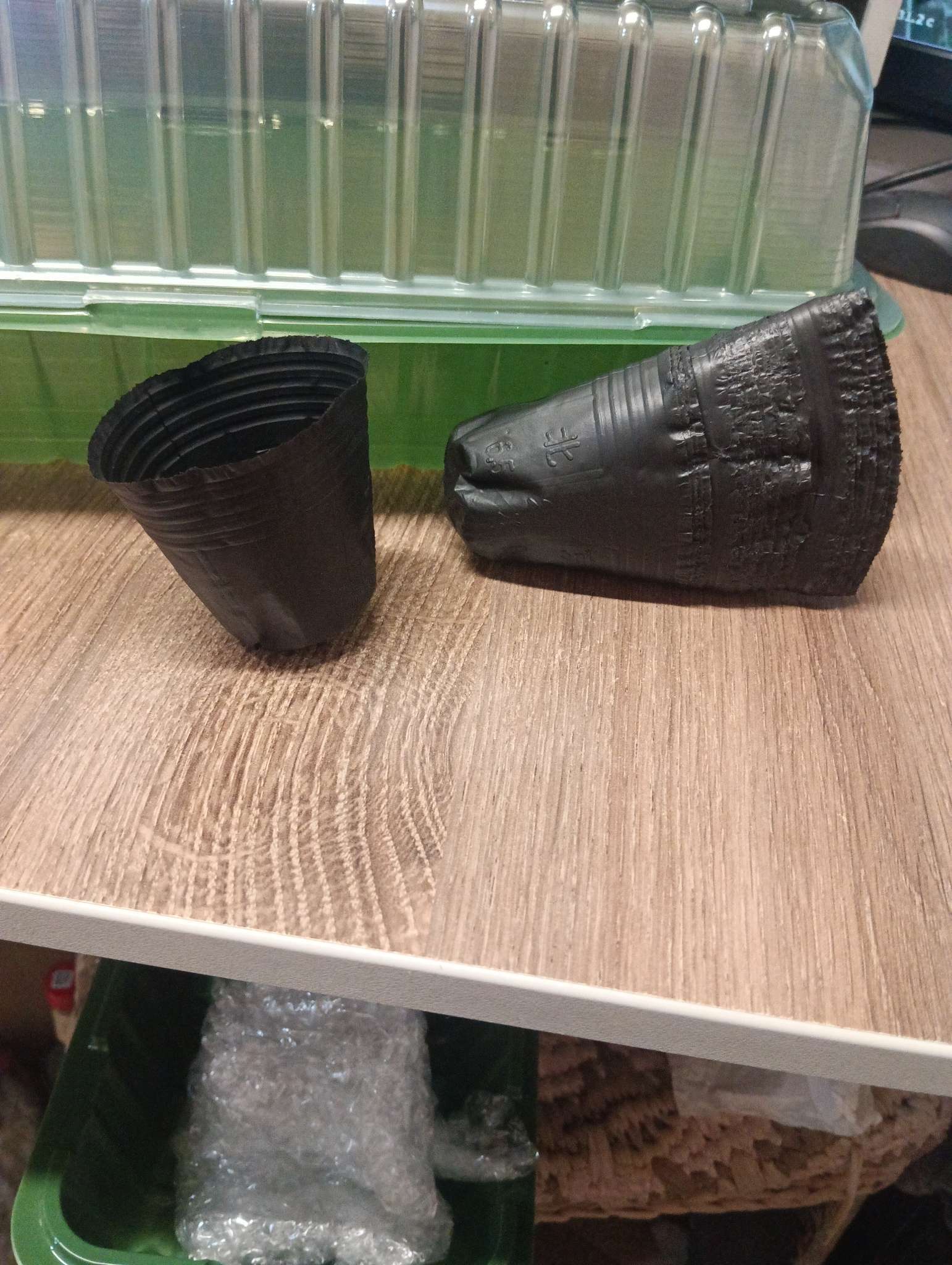 Фотография покупателя товара Мини - парник для рассады, 39×17.5×12 см, без вставок, тёмно-зелёный, пластик, Greengo - Фото 1