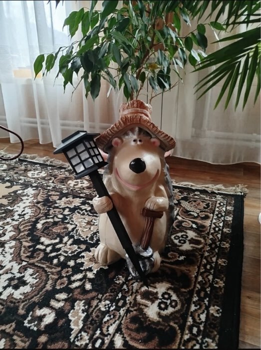 Фотография покупателя товара Садовая фигура - фонарь из полистоуна «Ёжик с лопатой», 43 см - Фото 1