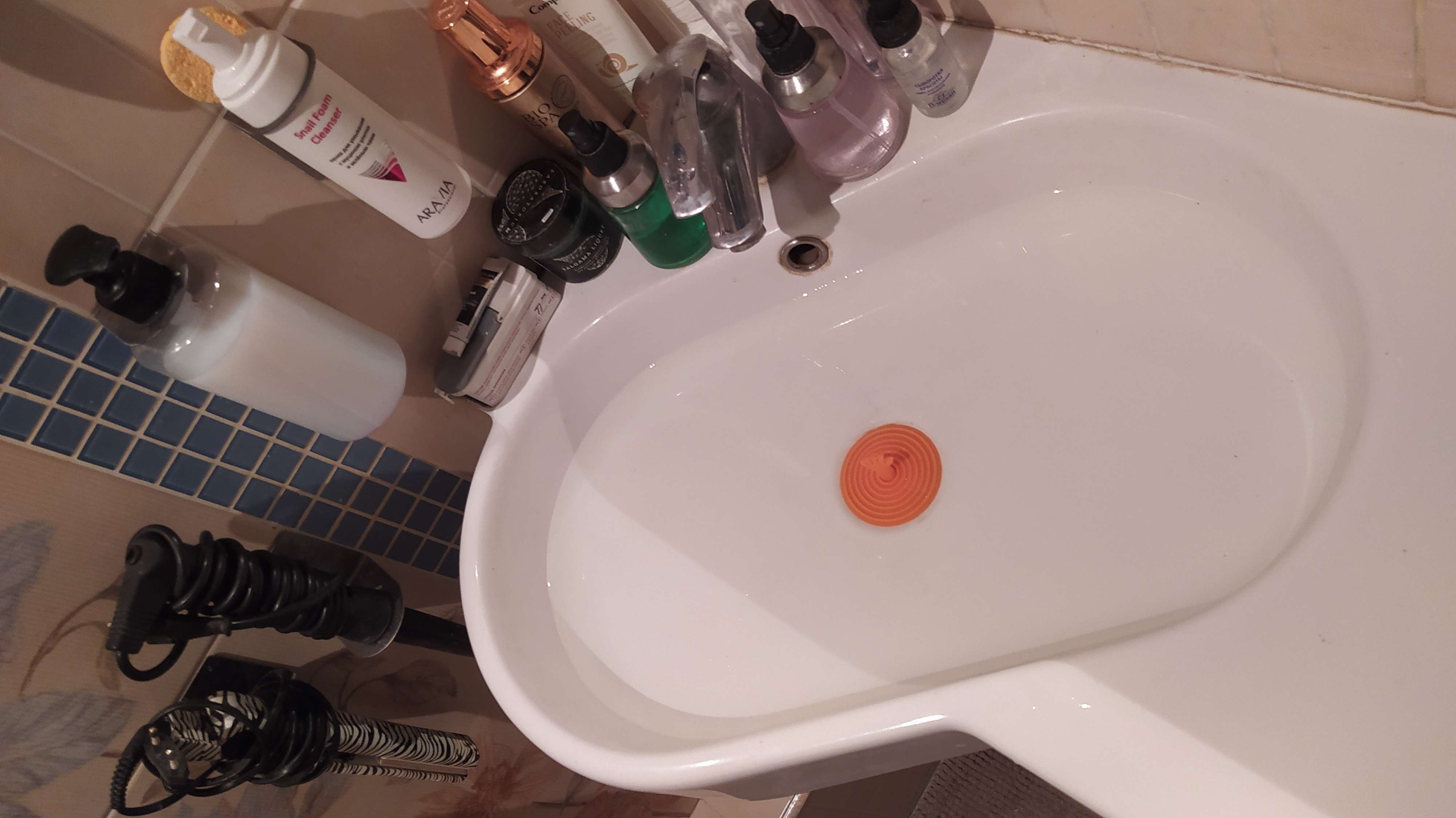 Фотография покупателя товара Пробка для ванны, d=6,5 см (внутренний d=3,5 см), силикон, цвет МИКС - Фото 3
