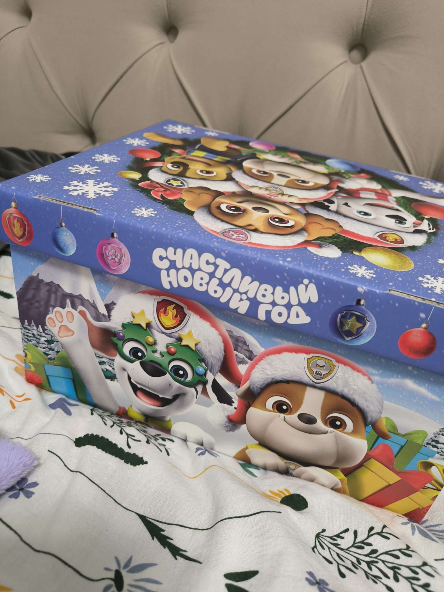 Фотография покупателя товара Коробка подарочная «Поздравляю», Чебурашка, 31×25.5×16 см - Фото 1