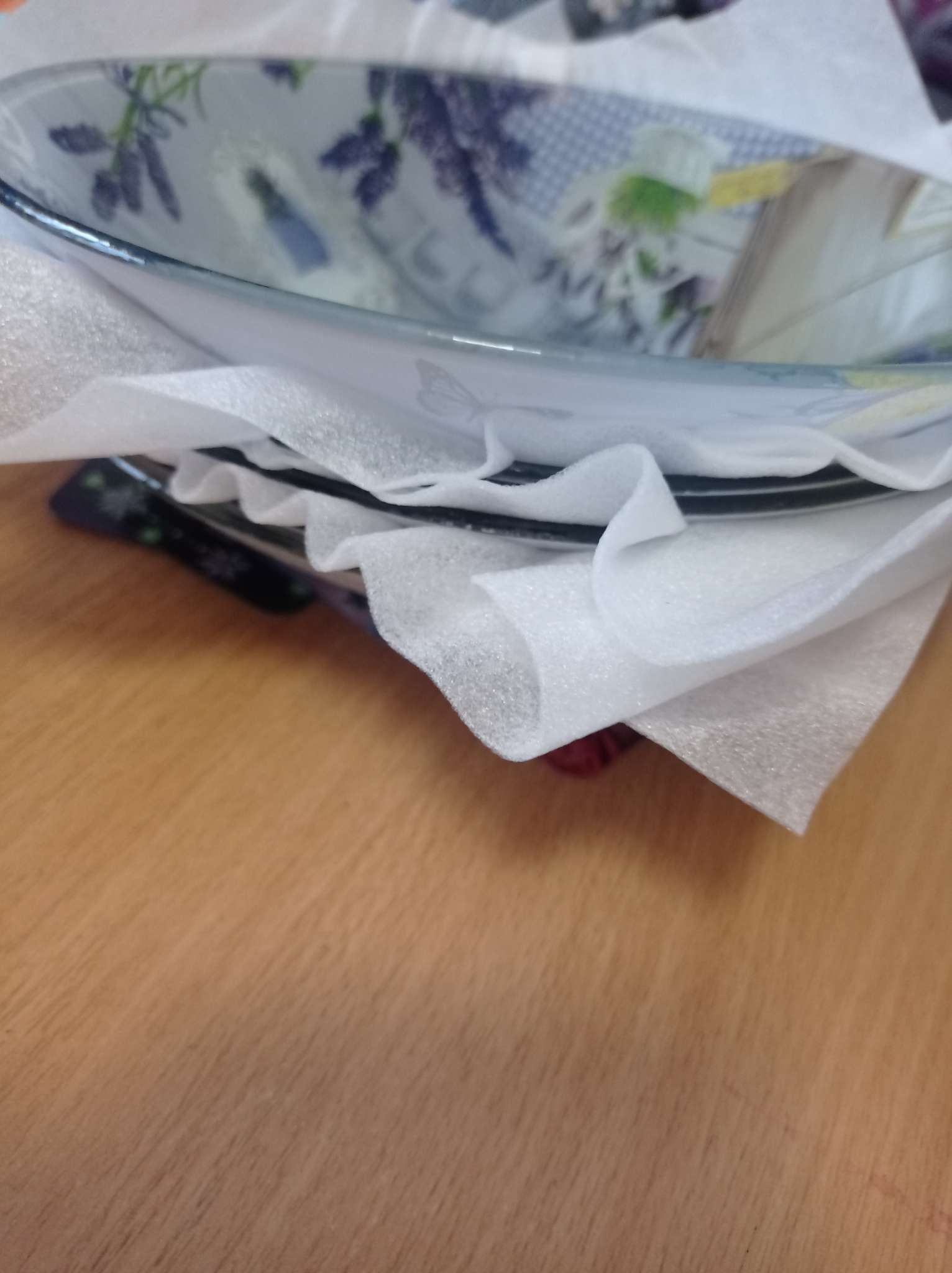 Фотография покупателя товара Салатник Доляна «Лаванда», 1.2 л, 22×5 см, стекло, фиолетовый - Фото 2