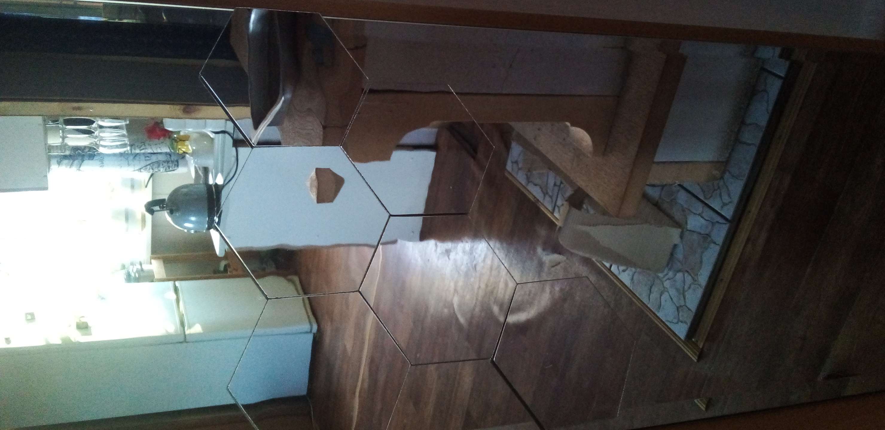 Фотография покупателя товара Наклейки интерьерные "Соты", зеркальные, декор настенный, набор 12 шт, 9 х 10 см