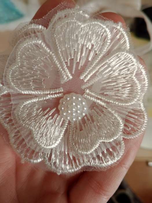 Фотография покупателя товара Аппликация для одежды «Цветок» текстильная, d=6 см, 10 шт., белая - Фото 3