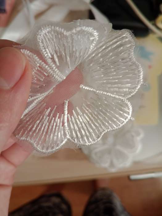 Фотография покупателя товара Аппликация для одежды «Цветок» текстильная, d=6 см, 10 шт., белая - Фото 4