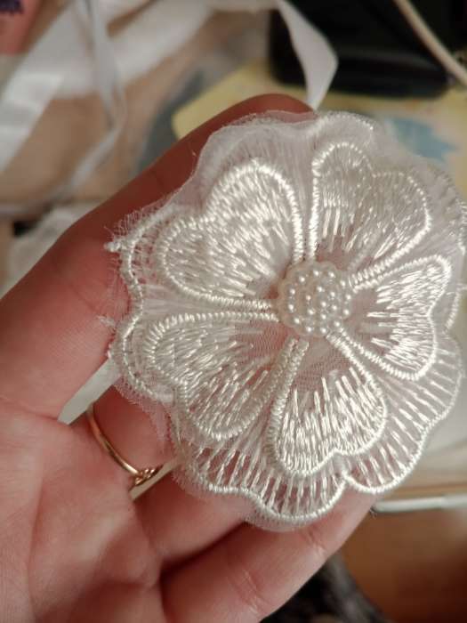 Фотография покупателя товара Аппликация для одежды «Цветок» текстильная, d=6 см, 10 шт., белая - Фото 5