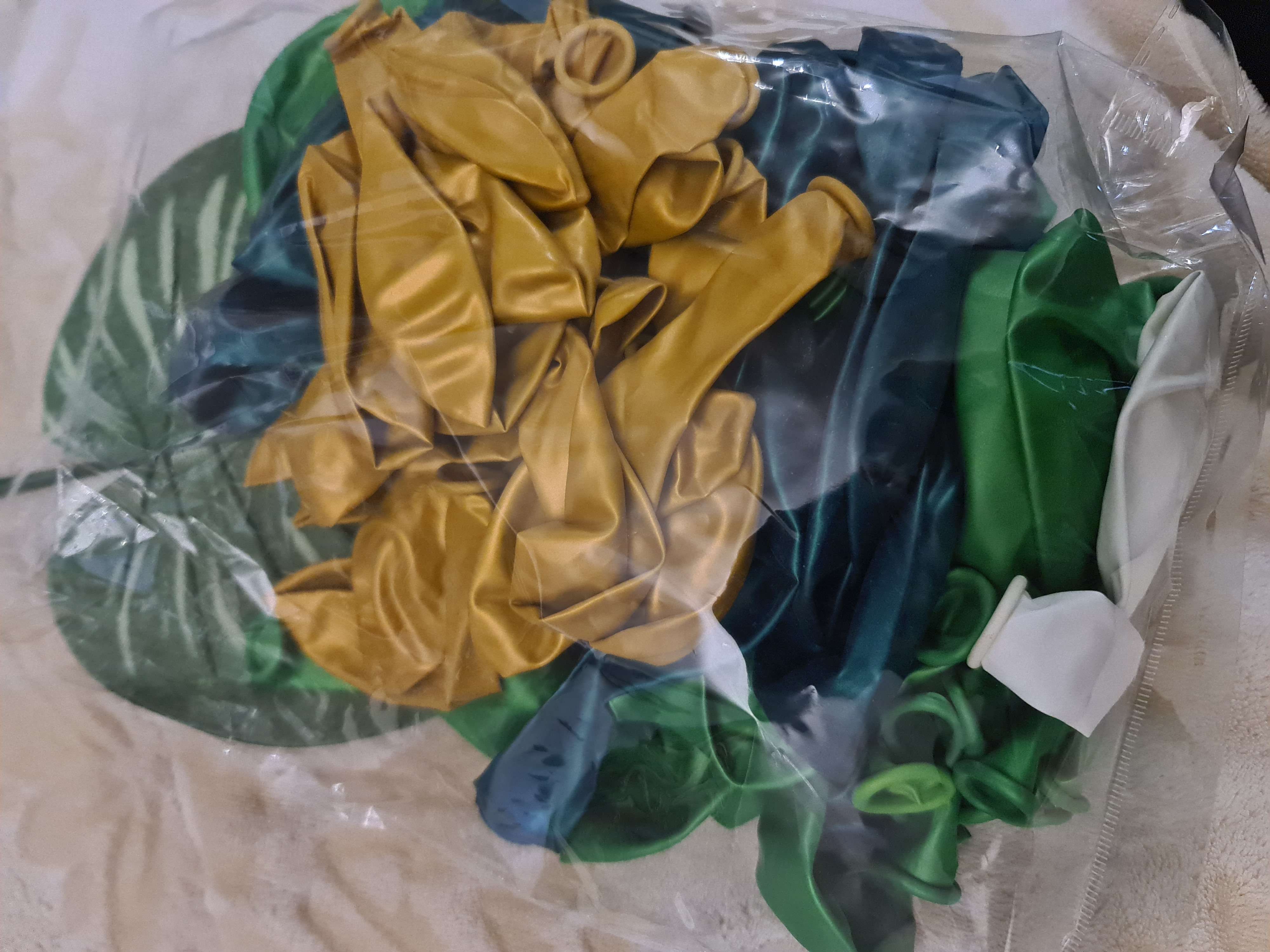 Фотография покупателя товара Гирлянда из воздушных шаров «Органик зелёный», длина 2 м, с листьями - Фото 2