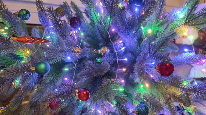 Фотография покупателя товара Гирлянда «Мишура» 5 м роса, IP20, серебристая нить, 200 LED, свечение тёплое белое, 12 В - Фото 1