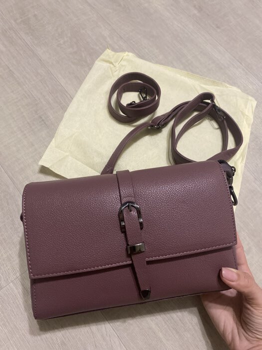 Фотография покупателя товара Сумка женская мессенджер на магнитах, 24×10×15 см, чёрная - Фото 1