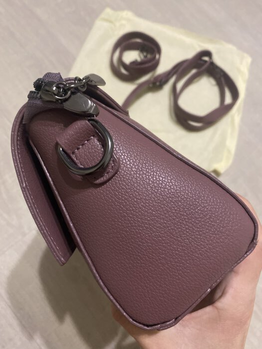 Фотография покупателя товара Сумка женская мессенджер на магнитах, 24×10×15 см, чёрная - Фото 2