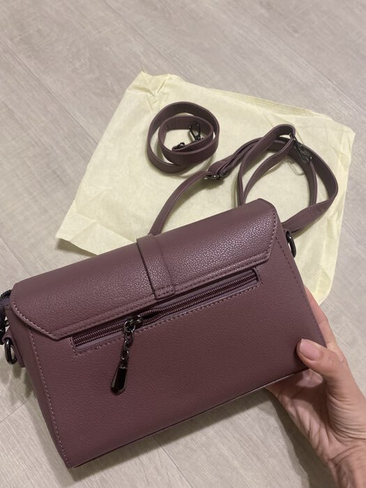 Фотография покупателя товара Сумка женская мессенджер на магнитах, 24×10×15 см, чёрная - Фото 3