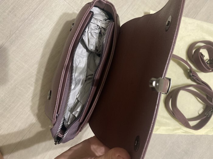 Фотография покупателя товара Сумка женская мессенджер на магнитах, 24×10×15 см, чёрная - Фото 4