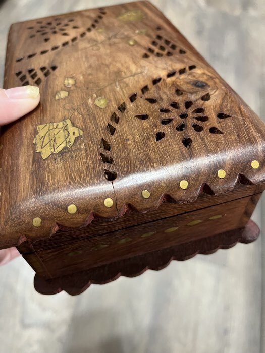 Фотография покупателя товара Шкатулка резная «Флористика», 20×12.5×6.5 см, дерево шишам - Фото 1