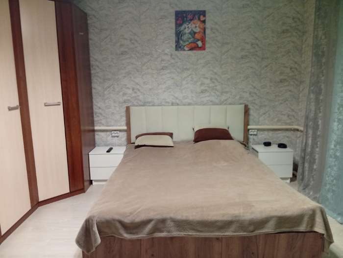 Фотография покупателя товара Кровать двуспальная «Ева», с мягким изголовьем, с основанием, 1600×2000 мм, цвет крафт табачный/кашемир - Фото 1