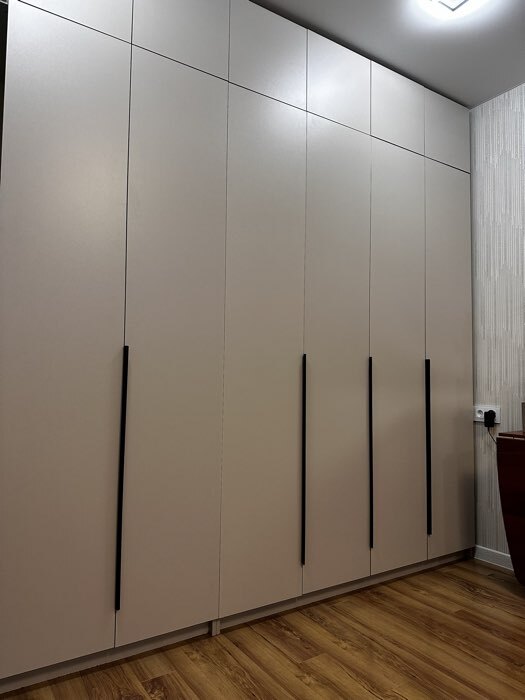 Фотография покупателя товара Шкаф прямой трёхстворчатый «Бруно», 1200×505×2216 мм, цвет белый - Фото 1