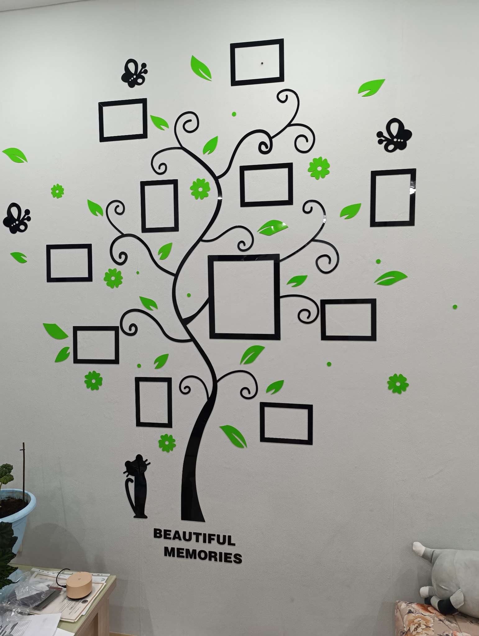 Фотография покупателя товара Наклейка интерьерная с фоторамками TAKE IT EASY «Воспоминания», декор на стену, панно 130×106 см - Фото 1