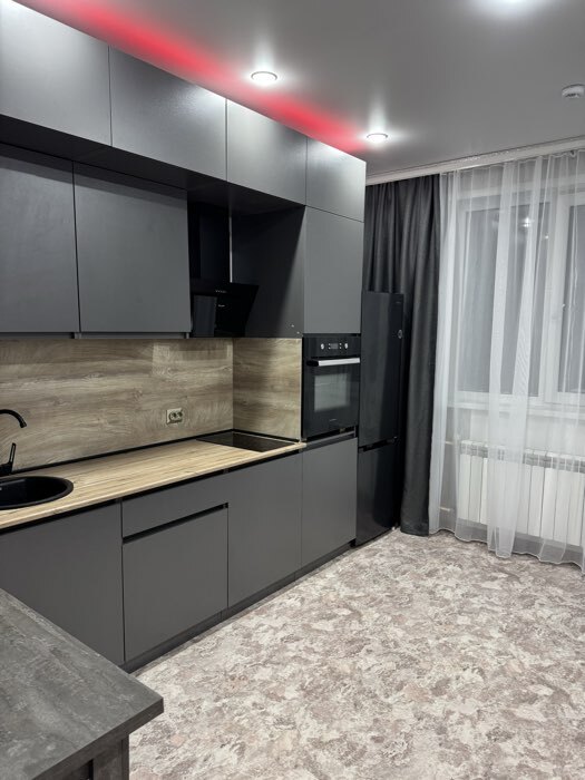 Фотография покупателя товара УЦЕНКА Кухонный гарнитур в потолок 2400 Виктория, Кашемир/Дуб крафт - Фото 2