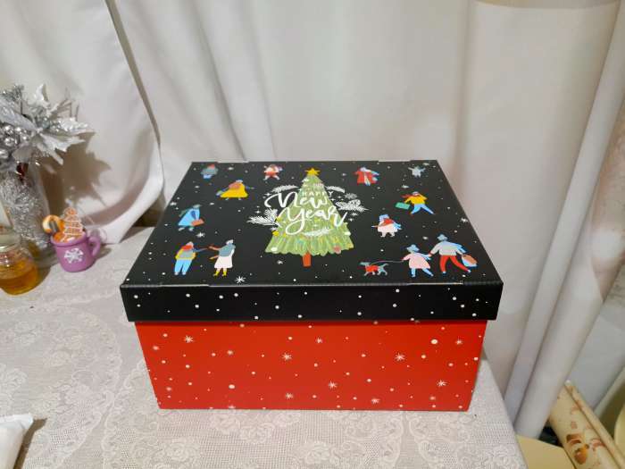 Фотография покупателя товара Коробка подарочная новогодняя складная Happy new year, 31×25.5×16 см, Новый год - Фото 2