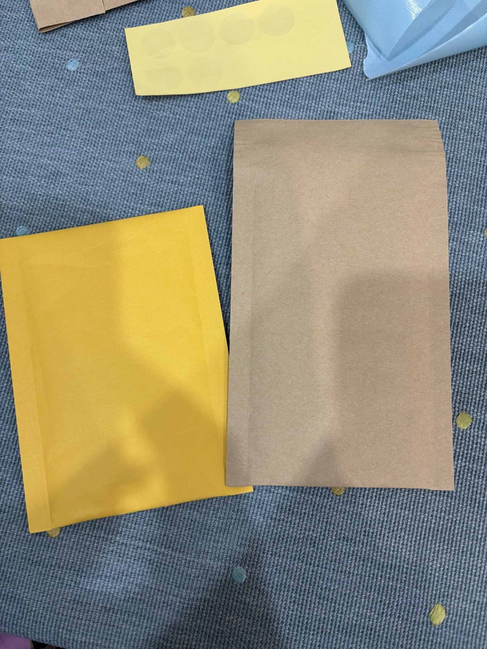 Фотография покупателя товара Крафт-конверт с воздушно-пузырьковой плёнкой, 11×16 см, МИКС - Фото 1