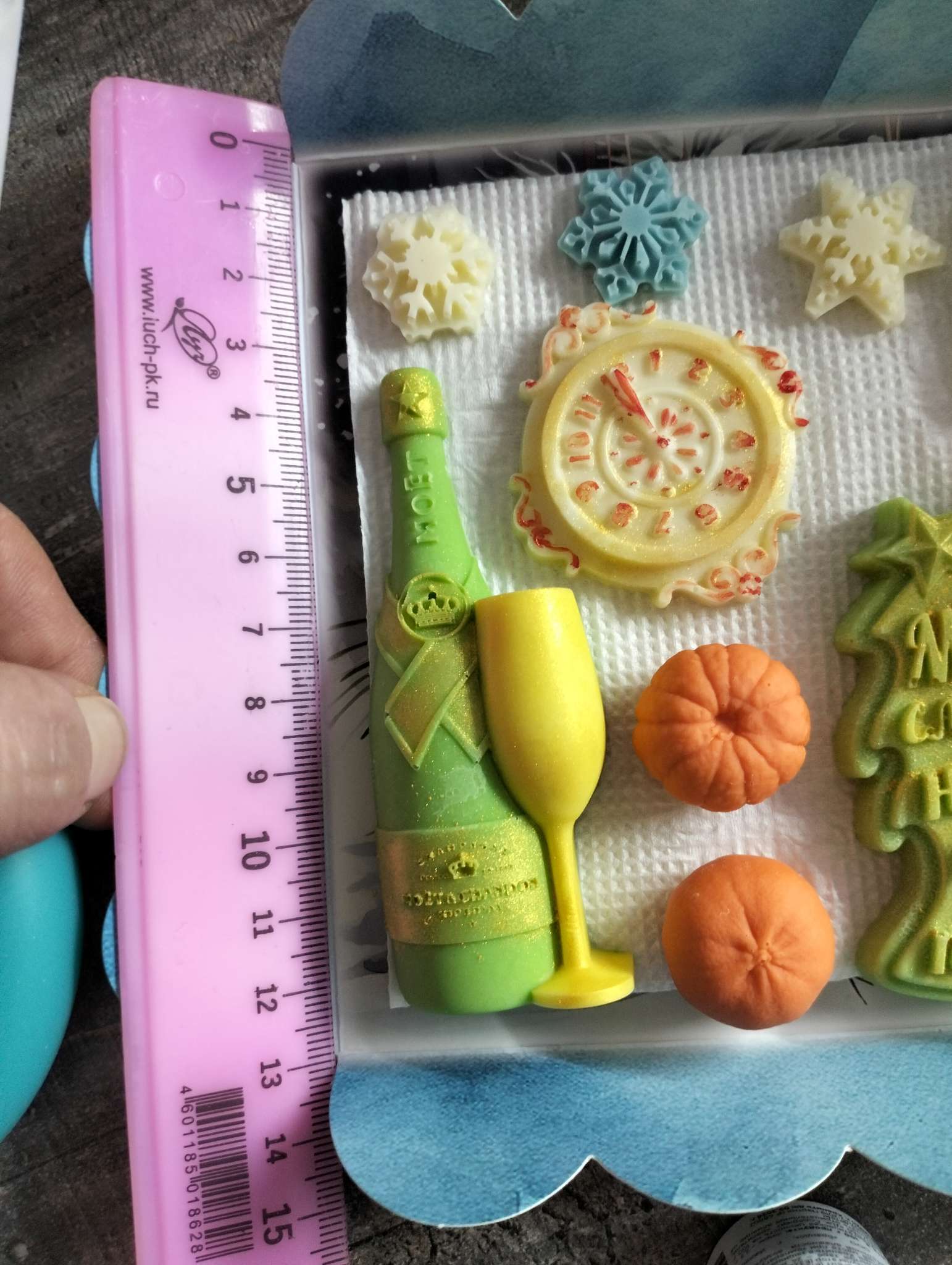 Фотография покупателя товара Коробка для печенья «Чудеса случается», 12×12×3 см, Новый год - Фото 9