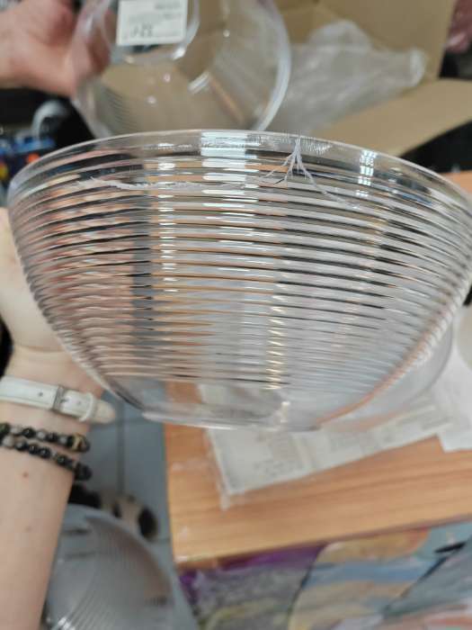 Фотография покупателя товара Салатник Доляна «Шарм», d=23 см, высота 9.5 см, 2.2 л, прозрачный - Фото 1