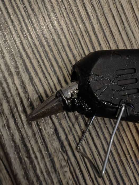 Фотография покупателя товара Клеевой пистолет ЛОМ, 15 Вт, 220 В, 7 мм - Фото 14