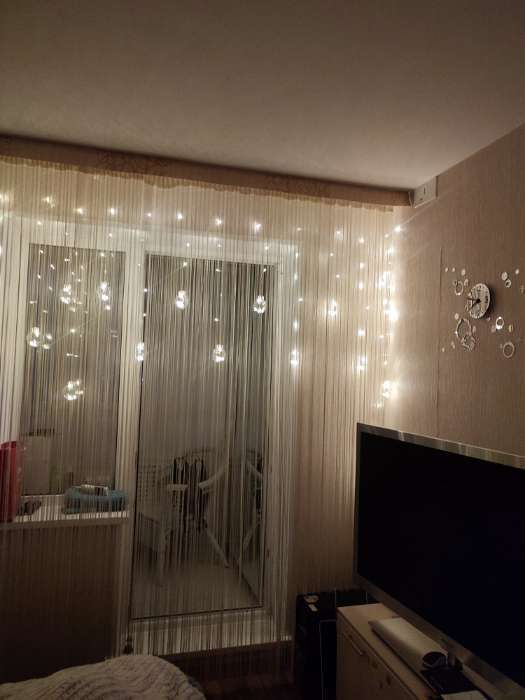 Фотография покупателя товара Гирлянда «Бахрома» 2.4×0.7 м с насадками «Шарики», IP20, прозрачная нить, 108 LED, свечение тёплое белое, 8 режимов, 220 В - Фото 3