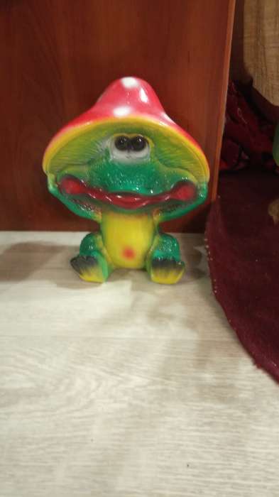 Фотография покупателя товара Садовая фигура "Лягушка Гриб", разноцветная, гипс, 29 см