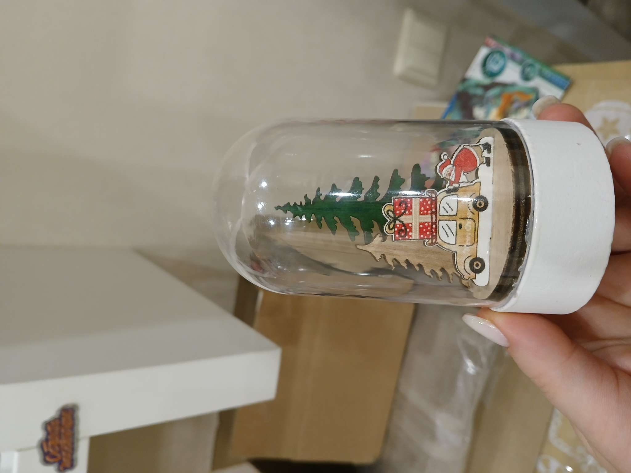 Фотография покупателя товара Светодиодная фигура под куполом «Дед Мороз с мешком» 6×9.5×6 см, дерево, от батареек LR1130×3, свечение тёплое белое - Фото 10