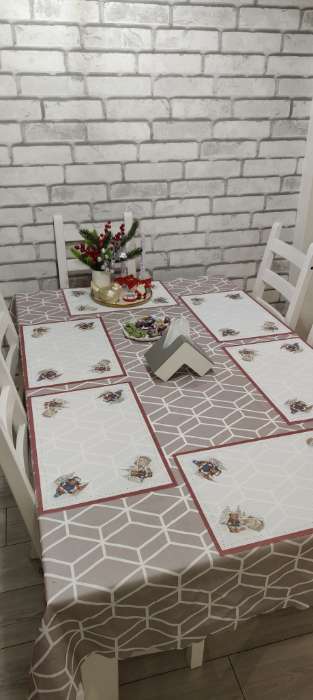 Фотография покупателя товара Салфетки сервировочные Доляна «Московский мишка», 4 шт., новогодние, 45×30 см - Фото 2