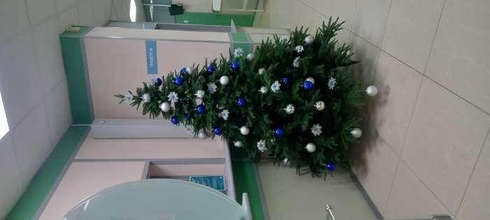 Фотография покупателя товара Искусственная ёлка «Зимнее волшебство. Королевская», 120 см, d нижнего яруса 88 см, 259 смешанные ветки шарнирные - Фото 1