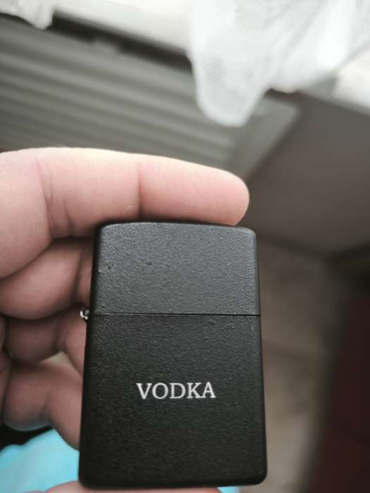 Фотография покупателя товара Зажигалка бензиновая «Водка» в металлической коробке, с кремнием - Фото 4
