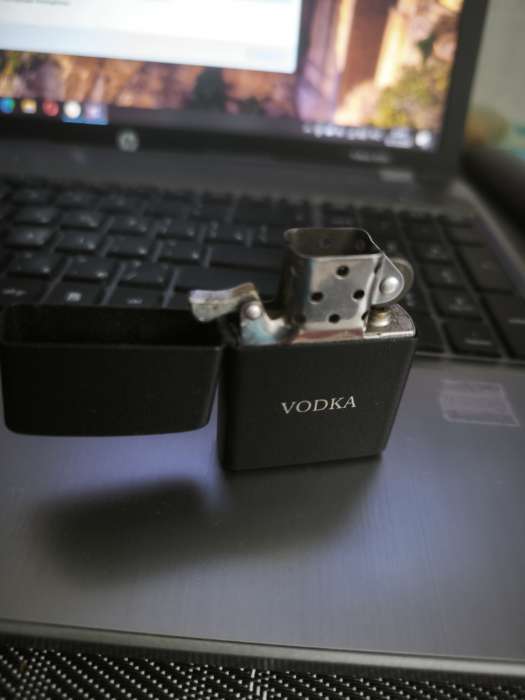 Фотография покупателя товара Зажигалка бензиновая «Водка» в металлической коробке, с кремнием - Фото 6