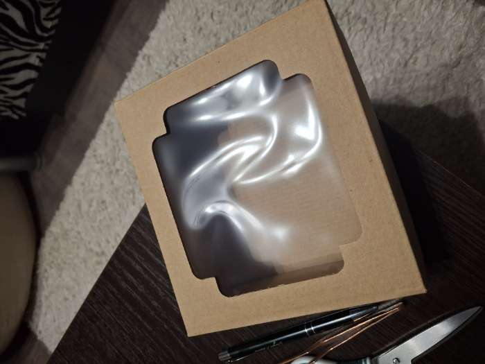 Фотография покупателя товара Коробка сборная без печати крышка-дно белая с окном 14.5×14.5×6 см - Фото 2