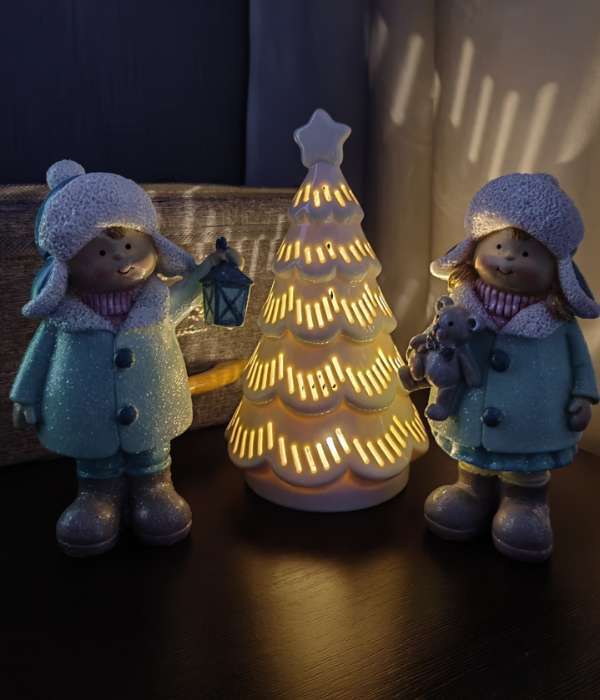 Фотография покупателя товара Светодиодная фигура «Ёлочка ажурная», 19.8×10.8×10.8 см, 1 LED, керамика, от батареек LR44×3, тёплый белый свет - Фото 2