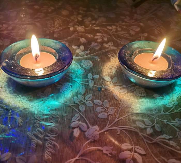 Фотография покупателя товара Набор свечей ароматических чайных 12 шт., d=37 мм, 15 г, 4 ч. горения, садовые цветы - Фото 3