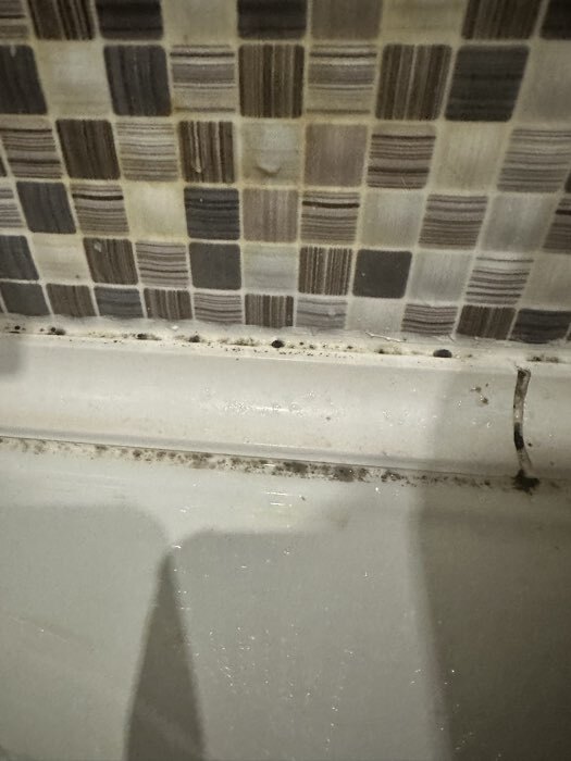 Фотография покупателя товара Средство для удаления плесени Bath Fungy, с дезинфицирующим эффектом, спрей-концентрат, 0.5 л - Фото 1