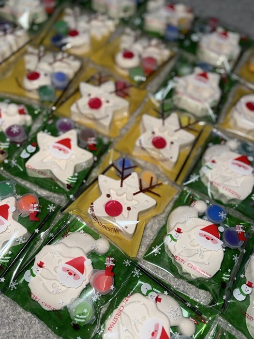 Фотография покупателя товара Пакет подарочный новогодний БОПП с липкой лентой, «Снежинки», 10×10+3 см - Фото 2