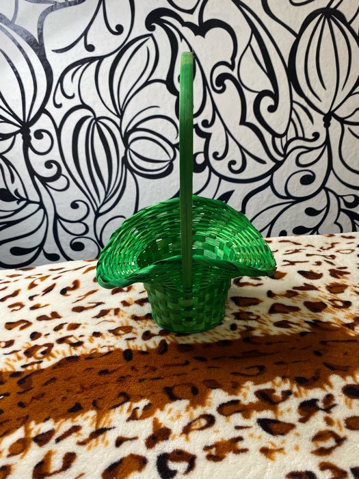Фотография покупателя товара Корзина плетёная, бамбук, зелёная, (шляпка), большая
