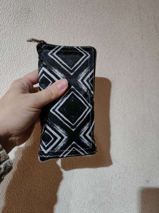 Фотография покупателя товара Сумка хозяйственная на кнопке, складная, цвет чёрный - Фото 1