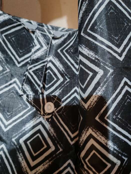 Фотография покупателя товара Сумка хозяйственная на кнопке, складная, цвет чёрный - Фото 6