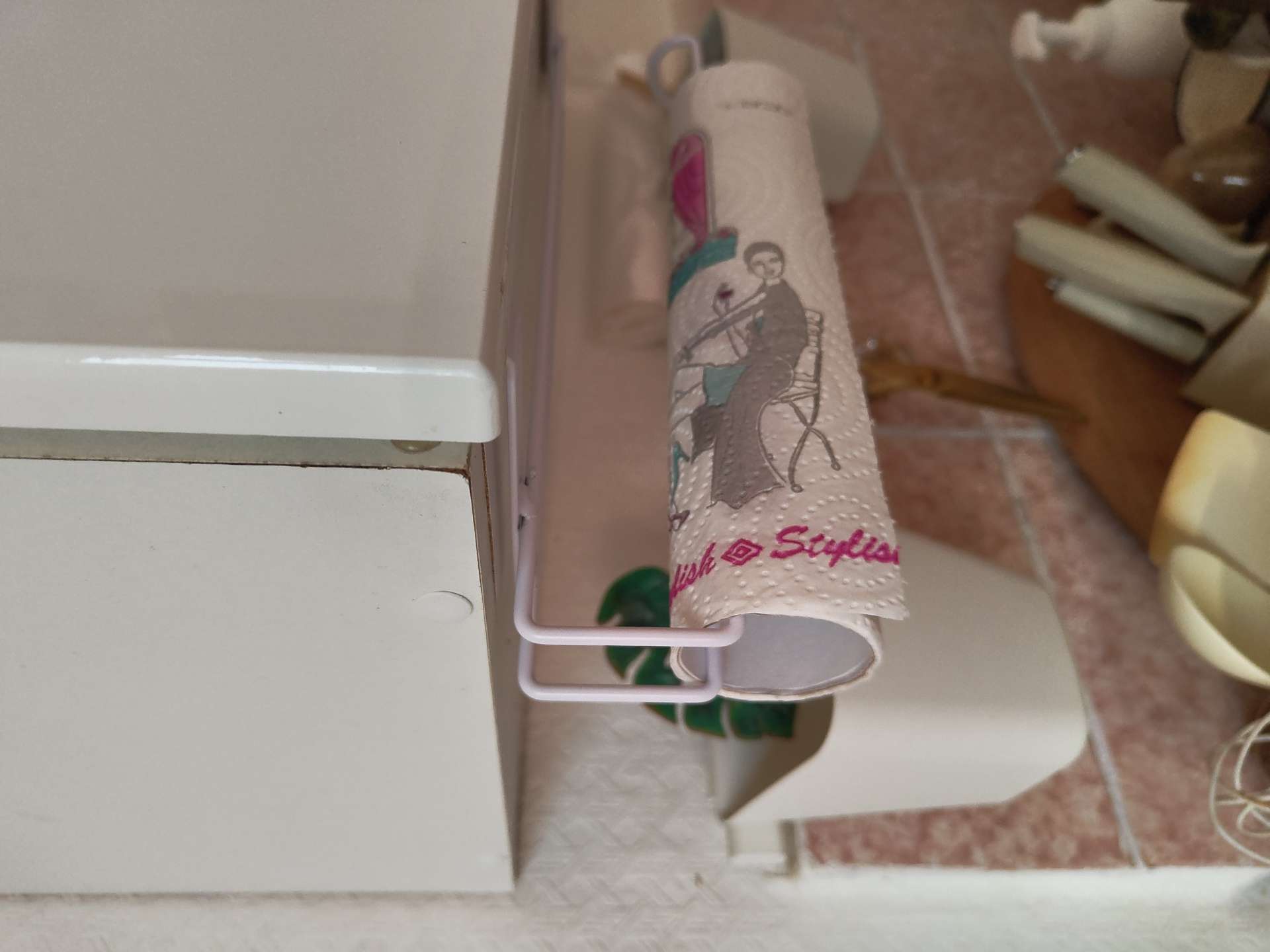 Фотография покупателя товара Держатель для полотенец навесной Доляна, 27×7.5×9.5 см, чёрный - Фото 2