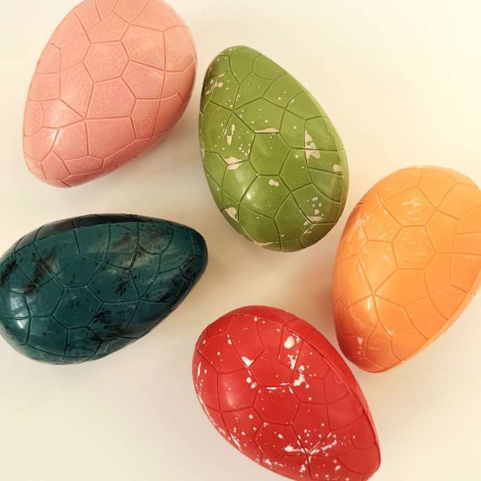 Фотография покупателя товара Форма для конфет и шоколада KONFINETTA «Шоколадное яйцо», пластик, 27.5×13.5 см, 12 ячеек (3.6×5.7×1.5 см), прозрачная - Фото 1