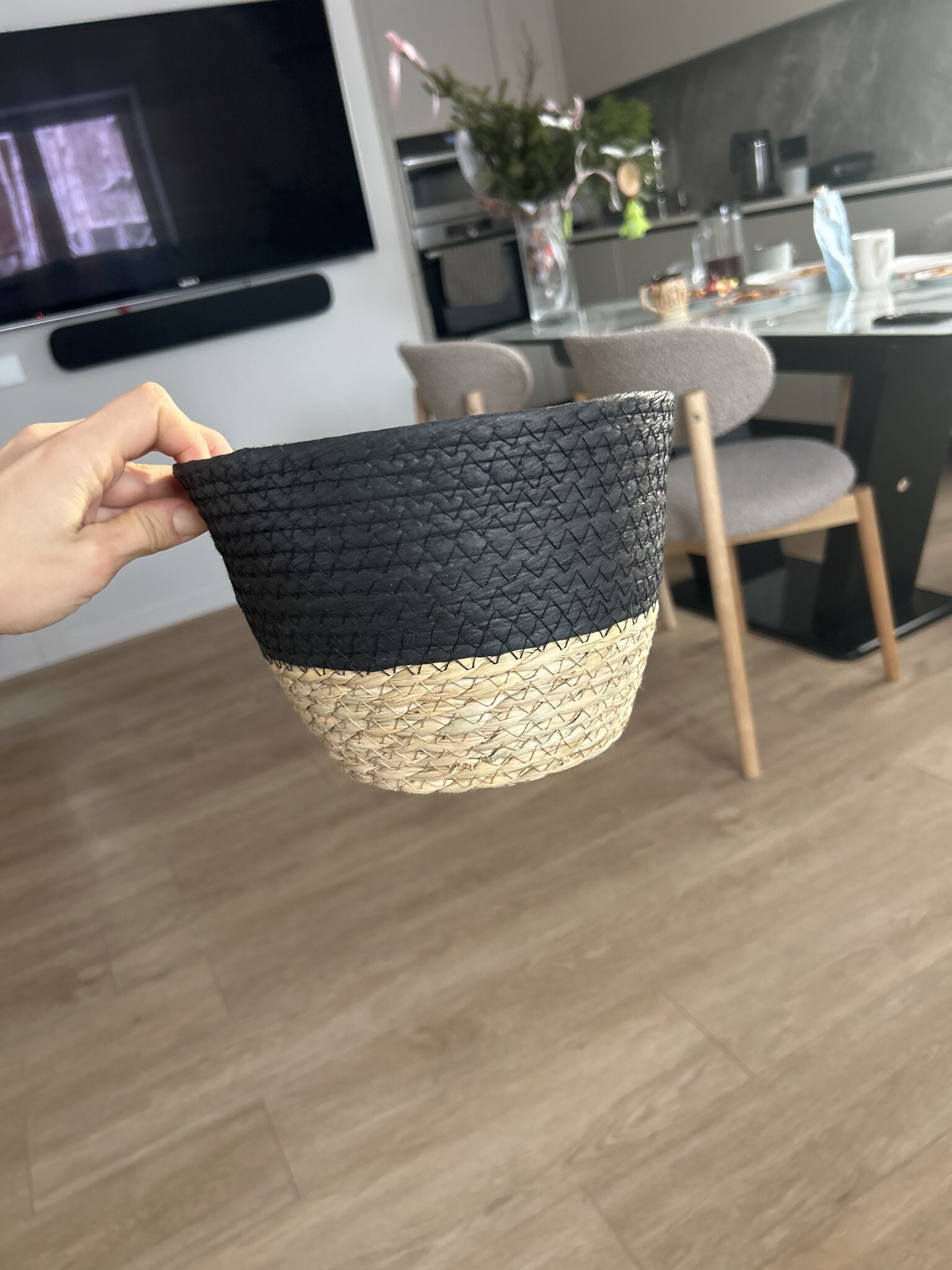 Фотография покупателя товара Корзина для хранения LaDо́m «Рика», плетёная, ручной работы, 21×21×15 см, чёрная - Фото 1