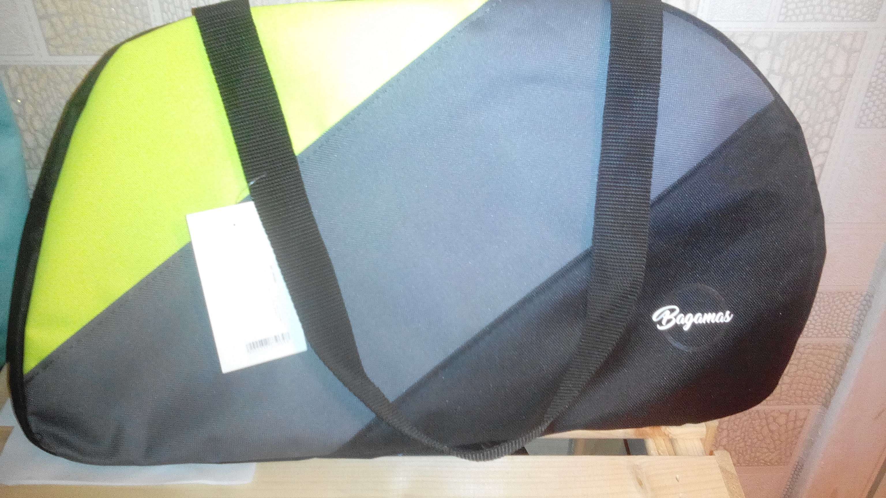 Фотография покупателя товара Сумка спортивная на молнии с подкладкой, наружный карман, цвет чёрный/серый/жёлтый