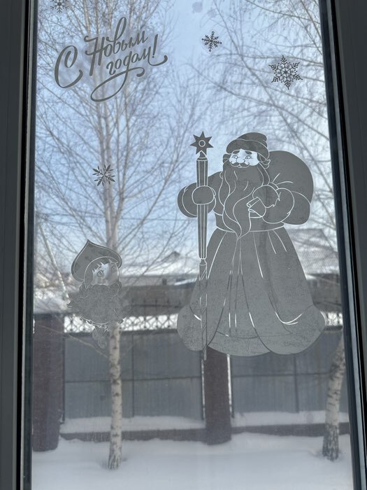 Фотография покупателя товара Наклейки на окна многоразовые «Новогодние снежинки», 33×50 см - Фото 2