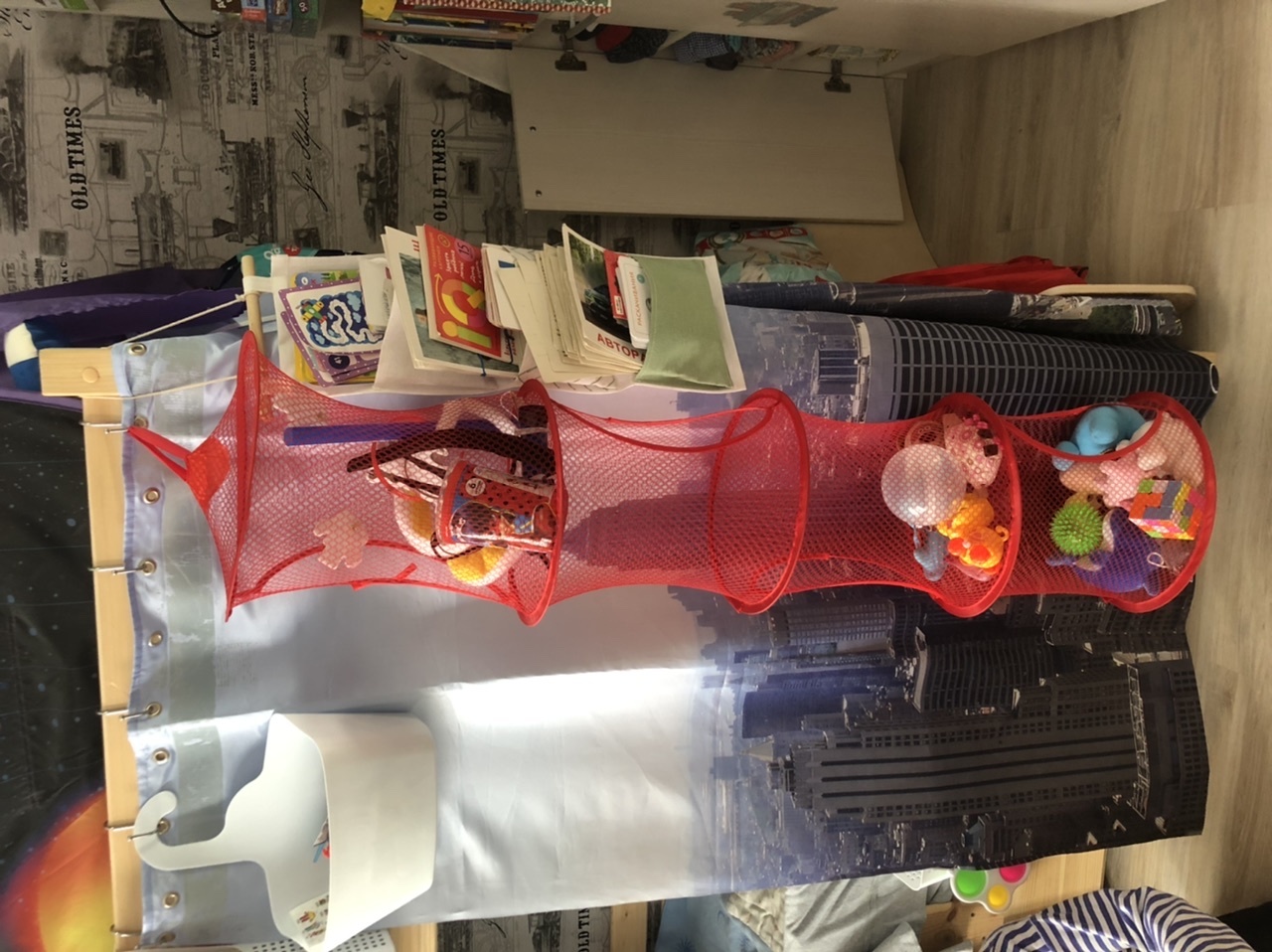 Фотография покупателя товара Корзина для игрушек подвесная "Дракон", 4 отделения, цвета МИКС