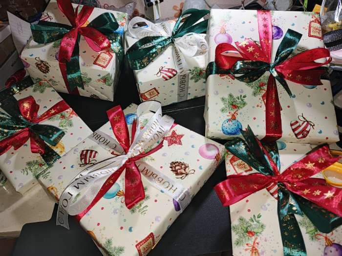 Фотография покупателя товара Набор атласных лент, 3 шт., «С Новым годом», 2 см × 5 м, тиснение - Фото 5