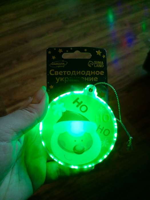 Фотография покупателя товара Световая подвеска «Дед Мороз» 7.5 см, от батареек LR44×3, свечение мульти - Фото 1