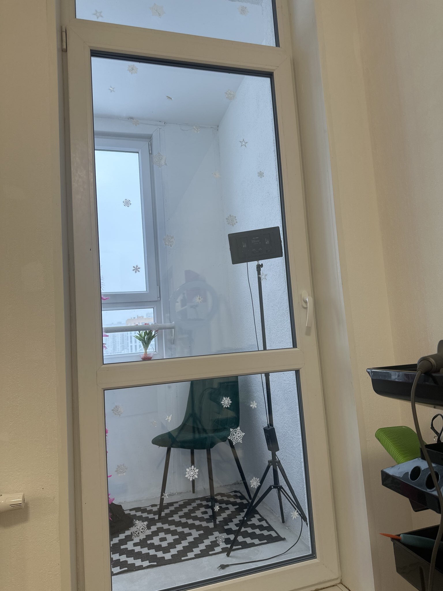 Фотография покупателя товара Наклейки на окна многоразовые «Новый год», еловые ветви 70×25 см - Фото 16