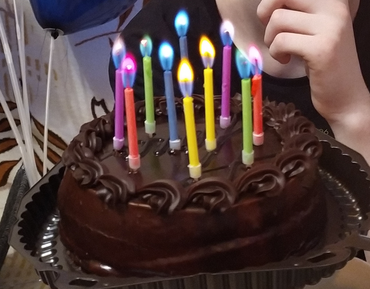 Фотография покупателя товара Свечи в торт "Цветное пламя", 6 см, набор 10 шт - Фото 6
